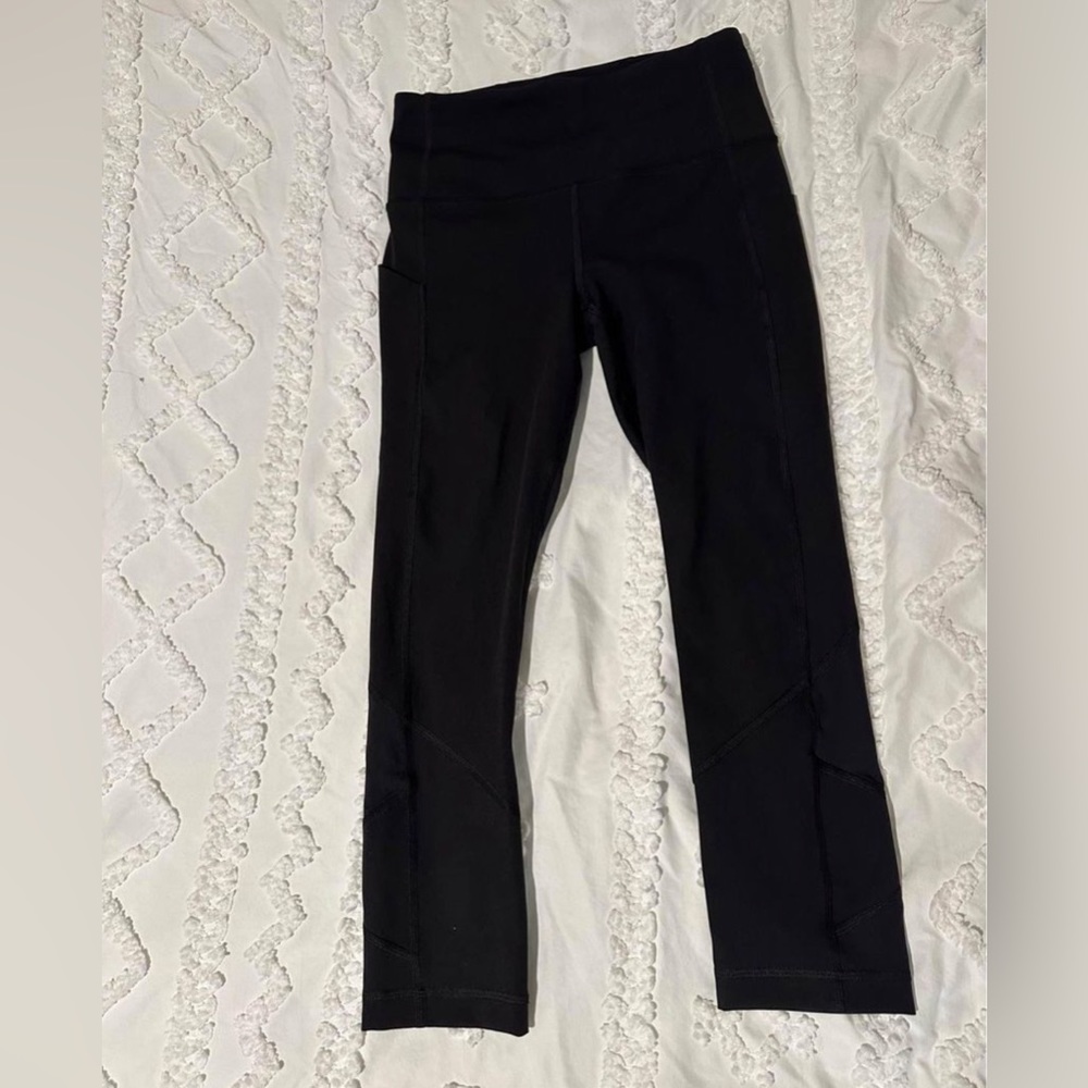 Brand new lulu leggings size 4!